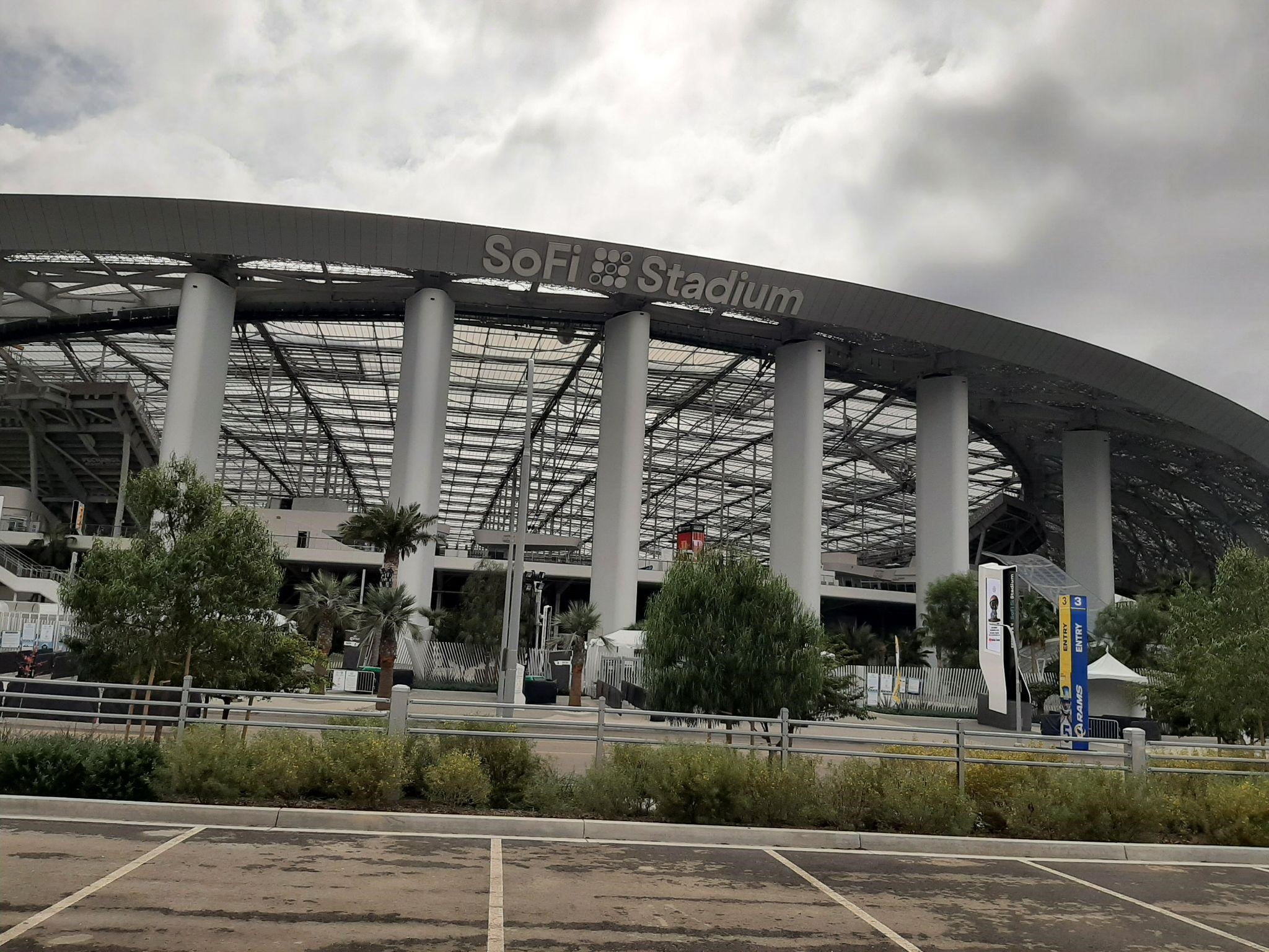 5 Ways Stadiums Can Enhance the Fan Experience with Technology Upgrades