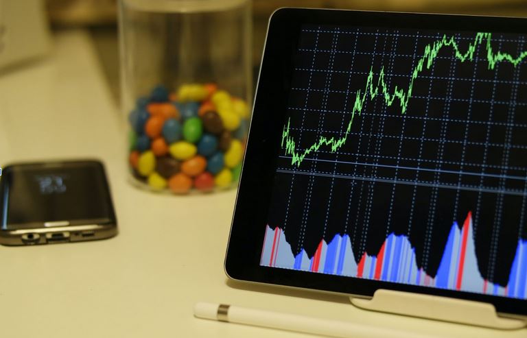 The Power of Data Analytics How Firms can Enhance Decision-Making in Management